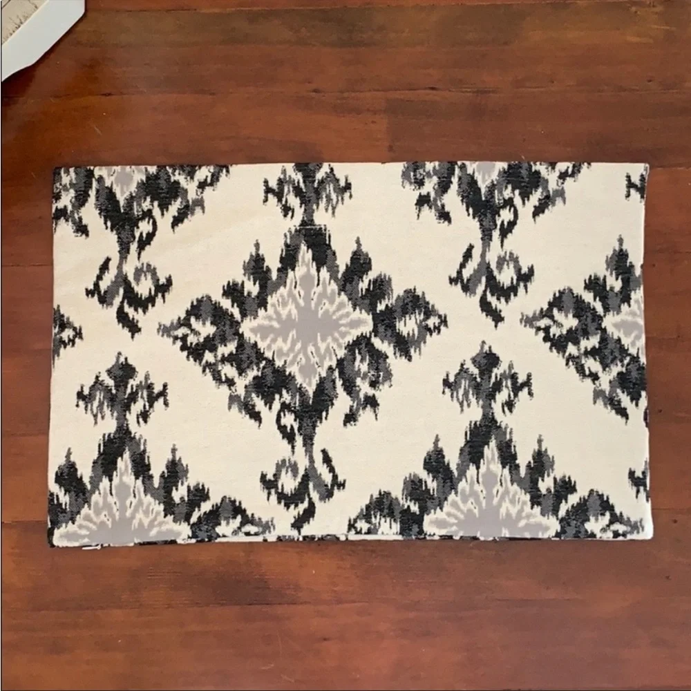 NWOT Williams Sonoma Home Tiana Medallion Ikat Jacquard Lumbar Pillow Cover